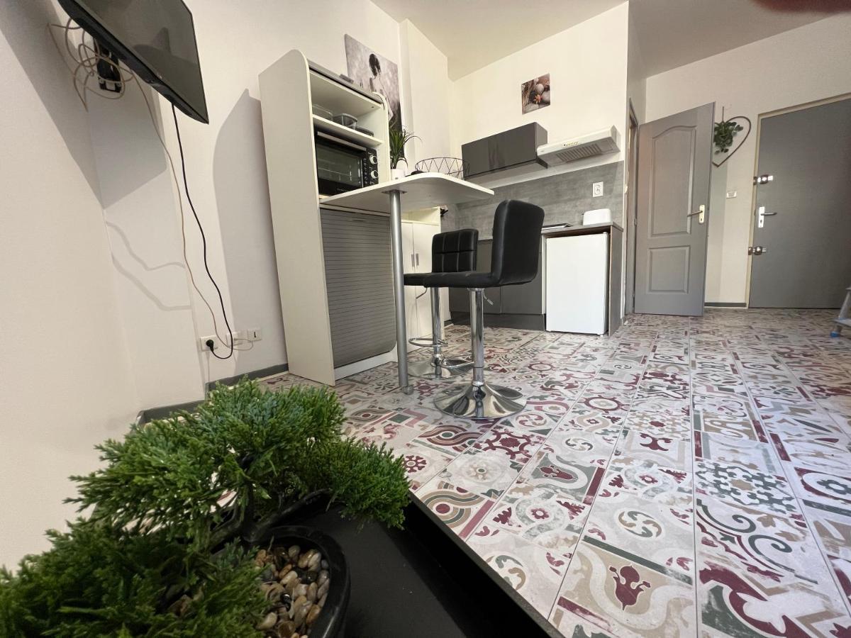 Apartamento La Cachette De L'Horloge - Ac Clim - Wifi - 100M Palais Des Papes Aviñón Exterior foto